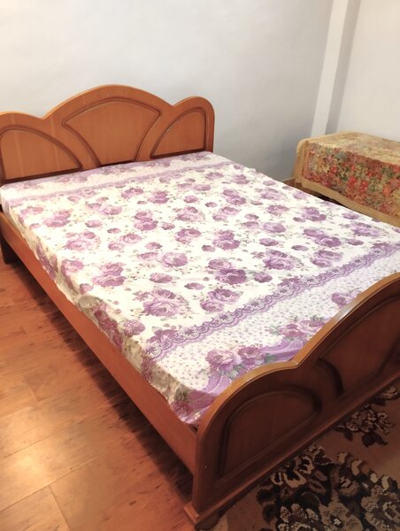 Rahova, str. Crizantemelor, la curte, parcare, contract ANAF