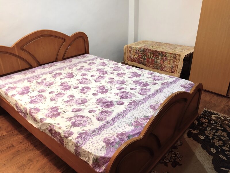 Rahova, str. Crizantemelor, la curte, parcare, contract ANAF