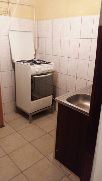 Rahova, str. Crizantemelor, la curte, parcare, contract ANAF