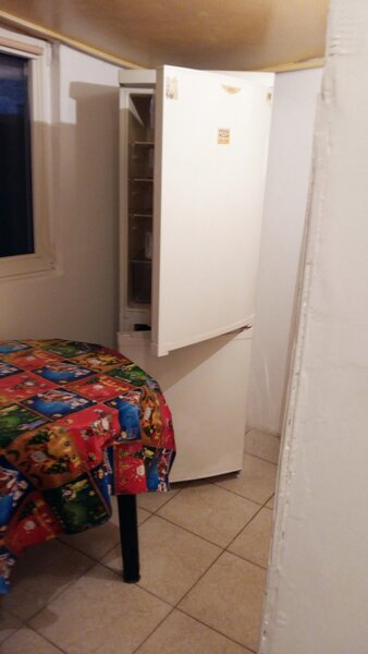 Rahova, str. Crizantemelor, la curte, parcare, contract ANAF