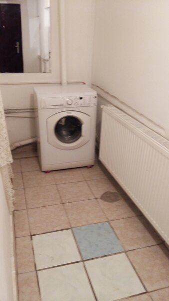 Rahova, str. Crizantemelor, la curte, parcare, contract ANAF